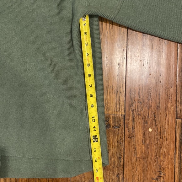 Green turtle neck sweater or dress - Picture 9 of 9